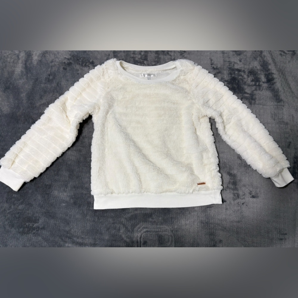 ‘TAHARI Girl’ White Soft Furry Pullover Sweater Long Sleeved Rounded Neck Lined